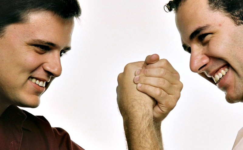 Dueto carioca traz ao Teatro da Caixa um panorama do samba cantado em dupla e das possibilidades do formato, popular na primeira metade do século 20 | Divulgação