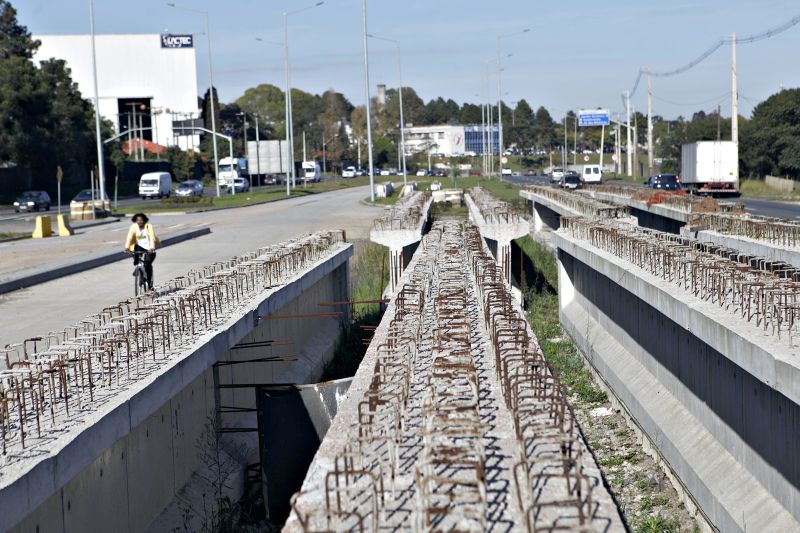 Os Cepacs, que permitem ao comprador construir além da cota de zoneamento, são a esperança de concluir a obra em três anos | Jonathan Campos/Gazeta do Povo