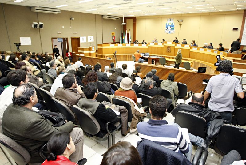 Audiência Pública da Comissão da Verdade ocorreu na Câmara de Foz do Iguaçu | Christian Rizzi/ Gazeta do Povo