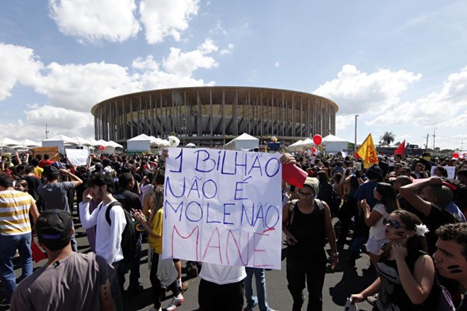 Fiscalização da Copa tem falhas:Logo na estreia, a Copa das Confederações foi marcada por protestos em Brasília. O movimento 