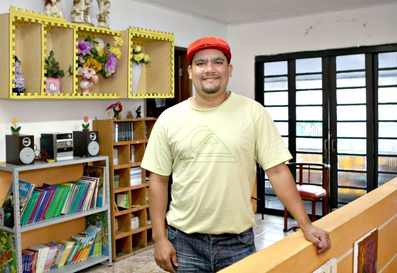 Adilson Souza mantém uma ONG na Vila Torres que atende 90 crianças e jovens de 5 a 14 anos | Aniele Nascimento/Gazeta do Povo