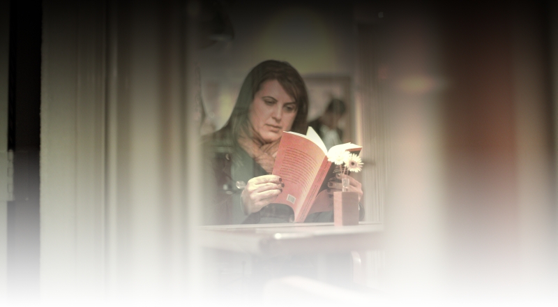 Memórias e angústias foram transformados em versos por Vilmara Bello, nos seis anos em que viveu em Londres | André Rodrigues/Gazeta do Povo