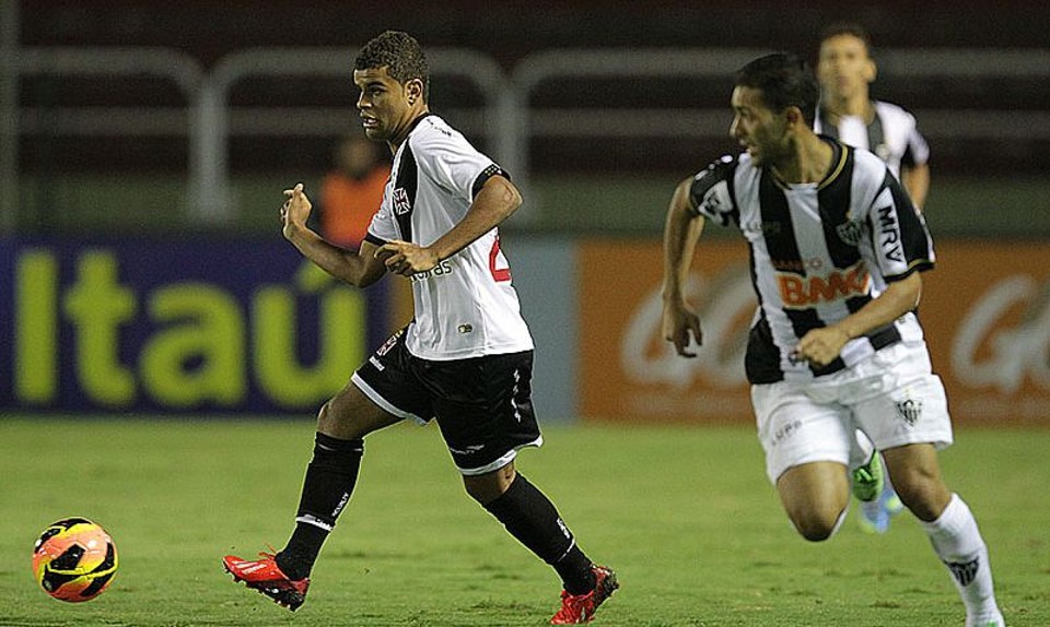Vasco vence e empurra Atlético-MG para lanterna Diante do Galo, Vasco conseguiu a segunda vitória no Campeonato Brasileiro | Marcelo Sadio / vasco.com.br