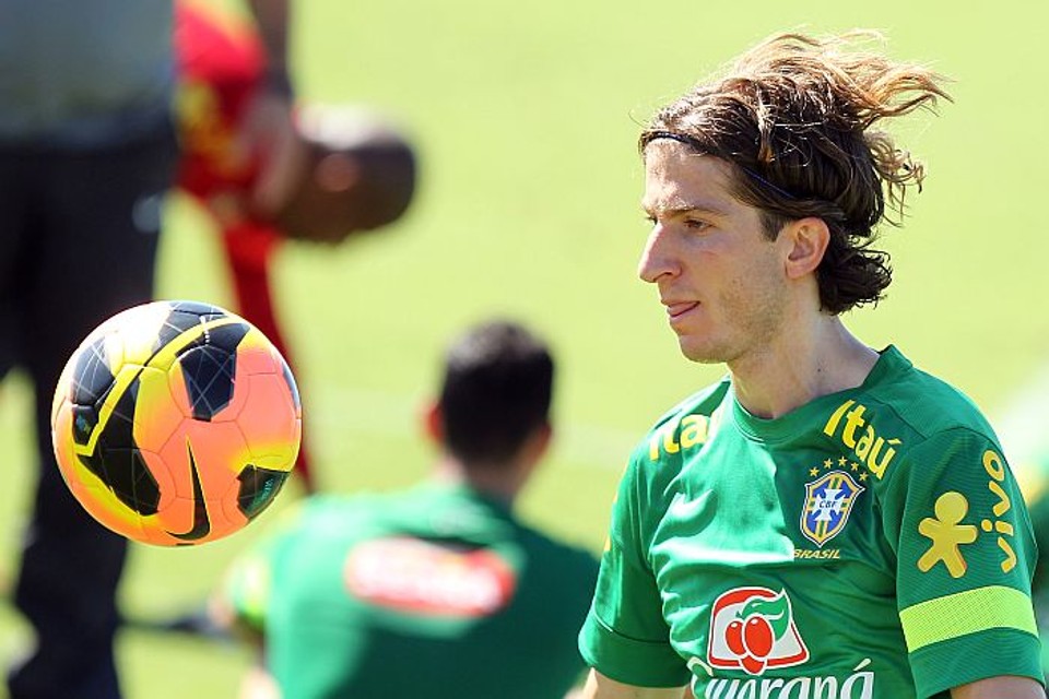 Filipe Luís pretende usar oportunidade para agradar Felipão Filipe Luís tem como objetivo principal atuando na lateral da seleção defender | Wander Roberto / VIPCOMM