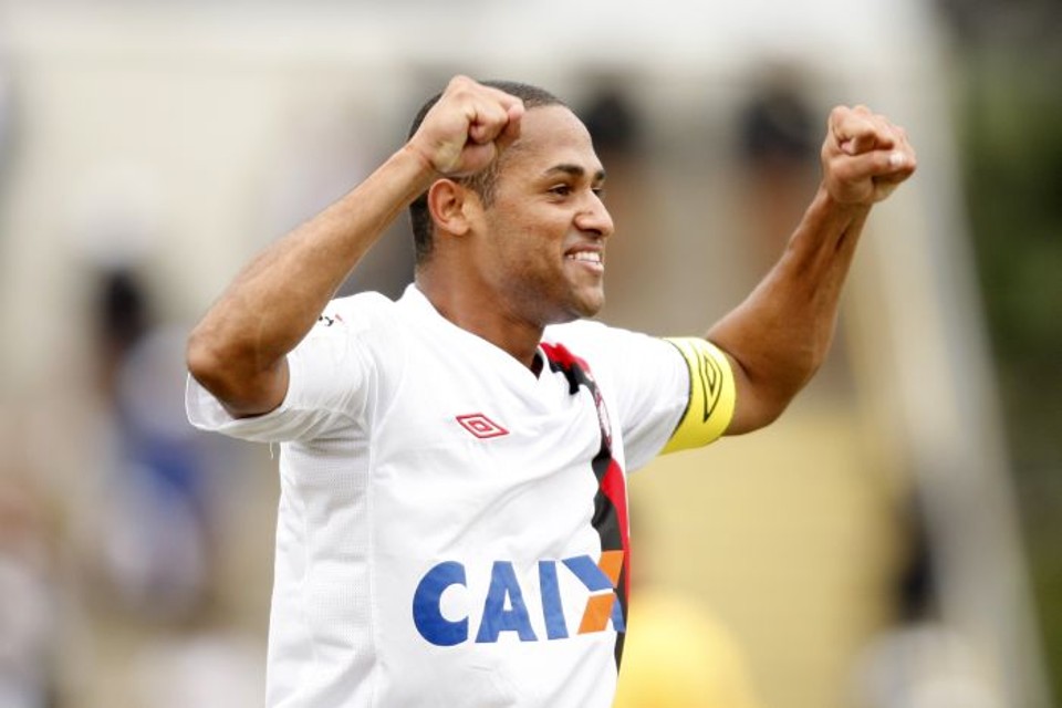 Atlético empresta Edigar Junio e Bruno Costa para o Joinville Bruno Costa disputará a Série B pelo Joinville | Marcelo Andrade / Gazeta do Povo