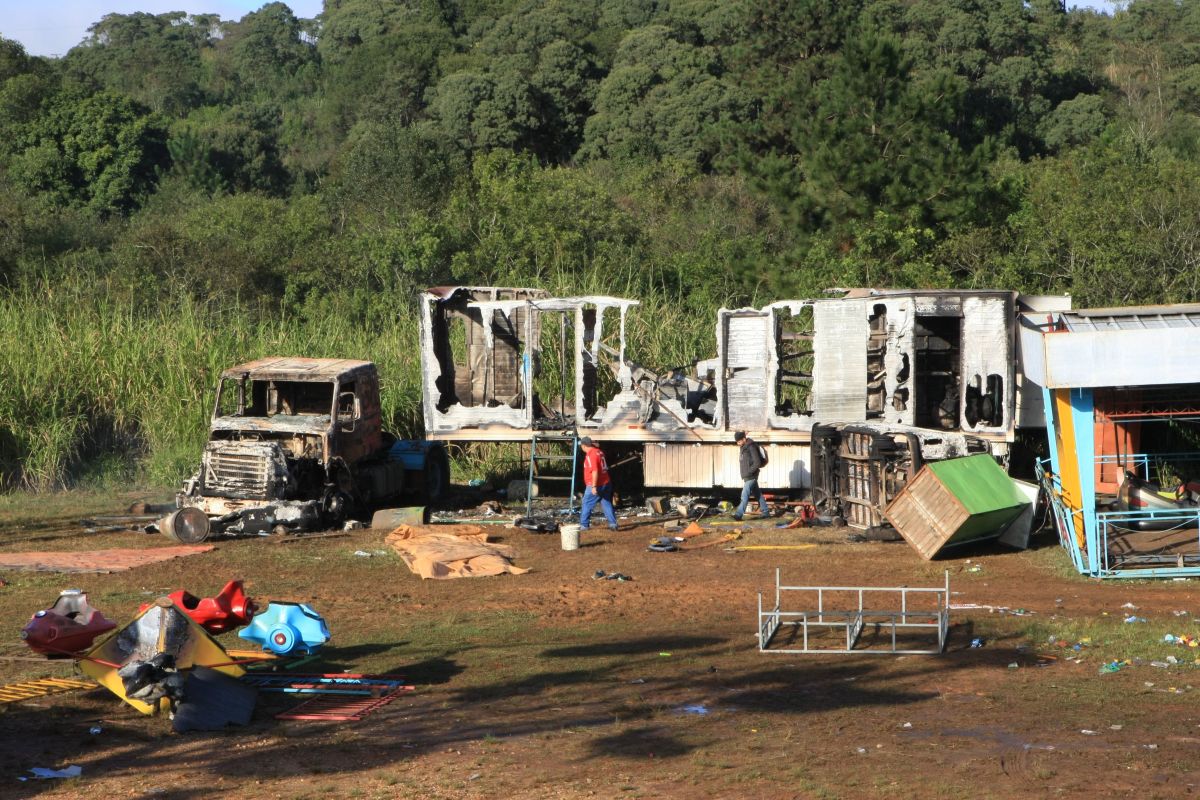 Parque de diversões onde os suspeitos trabalhavam foi depredado durante manifestação na quinta-feira (27) | Aniele Nascimento/Agência de Notícias Gazeta do Povo