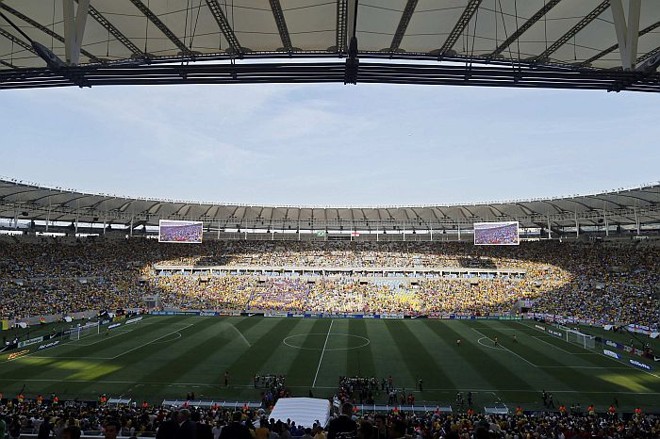 Torcida toma conta do Maracanã no amistoso entre Brasil e Inglaterra |