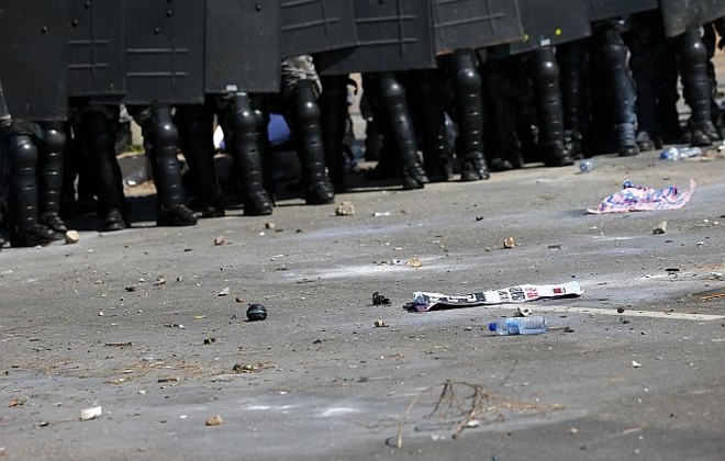 Objetos atirados por manifestantes contra a polícia em Fortaleza | 