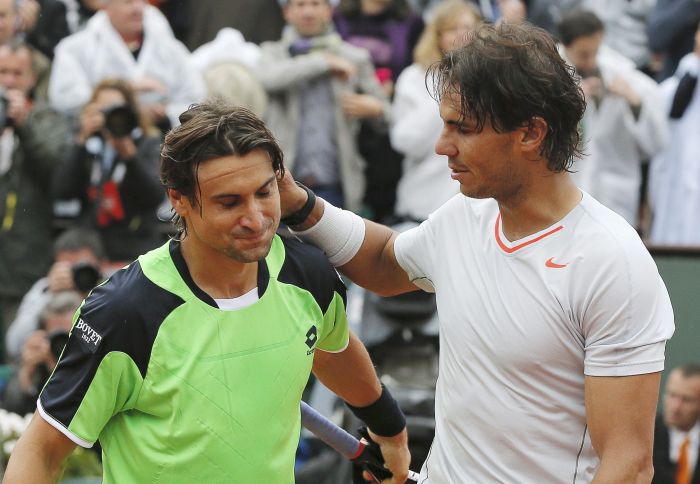 Nadal (direita) venceu Ferrer no domingo, mas foi ultrapassado pelo compatriota no ranking mundial | Gonzalo Fuentes / Reuters