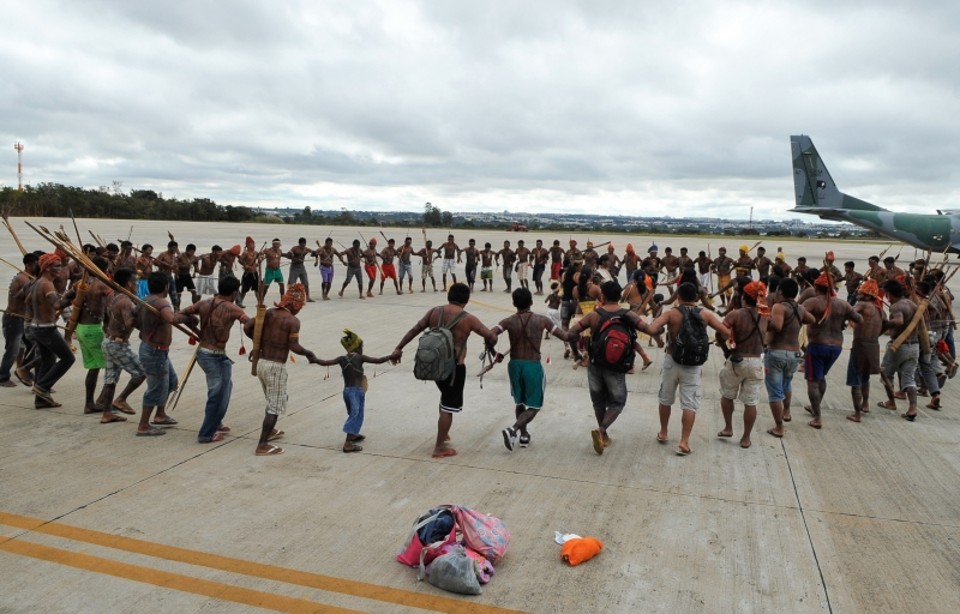 Paraná tem 7 áreas sob risco de conflito entre índios e ruralistas Os índios da etnia Munduruku, que desocuparam o canteiro da usina de Belo Monte ontem de manhã, foram transportados a Brasília em dois aviões da Força Aérea | Antonio Cruz/ABr