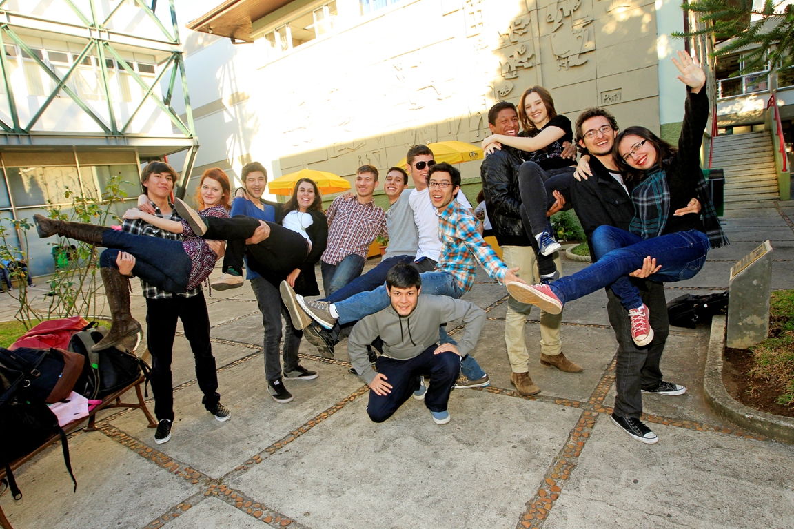 Estudantes do curso de Letras Português-Inglês da UTFPR fundaram em 2012 o Drama Club. | Antonio More / Gazeta do Povo