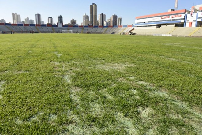 Campo ainda não está 100% no Durival Britto | 