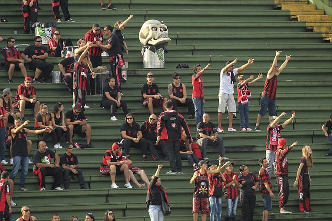 Torcida do Atlético no empate em 2 a 2 com o Flamengo na Arena Joinville | 