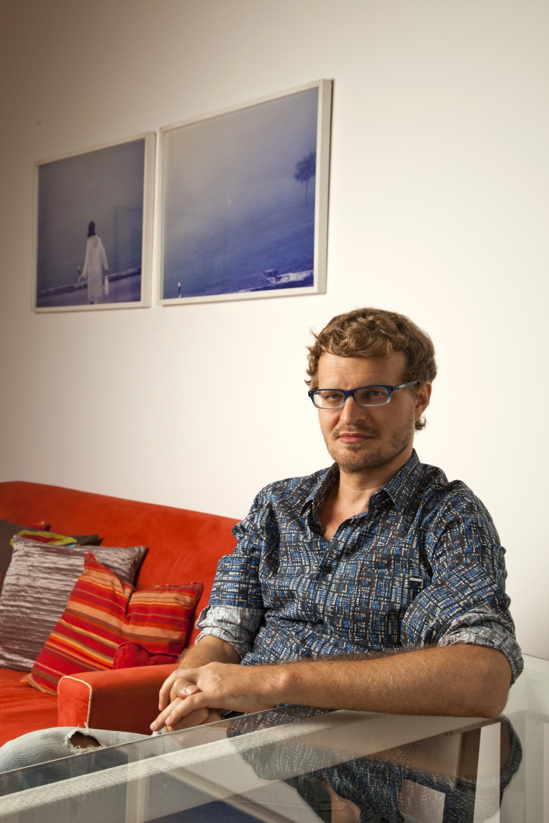 Pela primeira vez, o narrador de Backes se distancia das origens do escritor, nascido em Campina das Missões (RS) | Divulgação