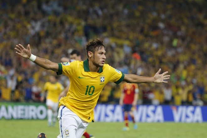 Neymar comemora o segundo gol do Brasil contra a Espanha | 
