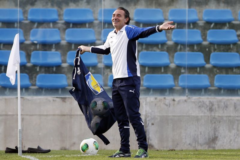 Em 2012, na Eurocopa, o técnico Cesare Prandelli cortou o lateral Criscito, suspeito de manipulação de resultados | Jorge Silva/ Reuters