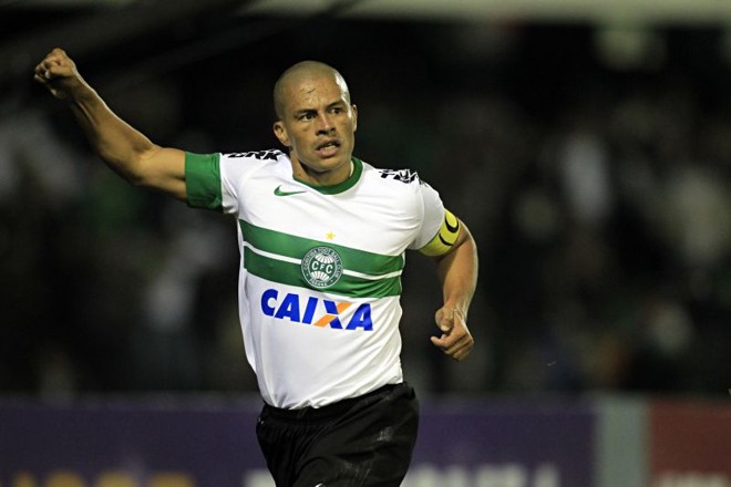 Gol 400 da carreira de Alex garantiu a vitória do Coxa diante do Fluminense | 