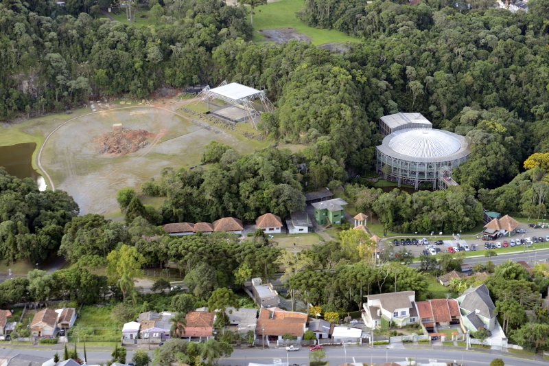 Pedreira deve ter o maior palco fixo da América Latina | Henry Milleo/ Gazeta do Povo