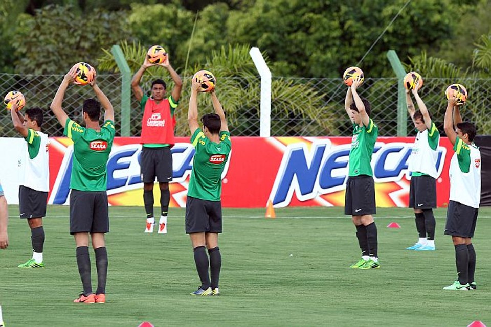 Seleção brasileira faz trabalho treino leve em Goiânia Depois do coletivo puxado da manhã, seleção fez apenas trabalhos leves no treino da tarde desta quarta-feira | Wander Roberto / VIPCOMM