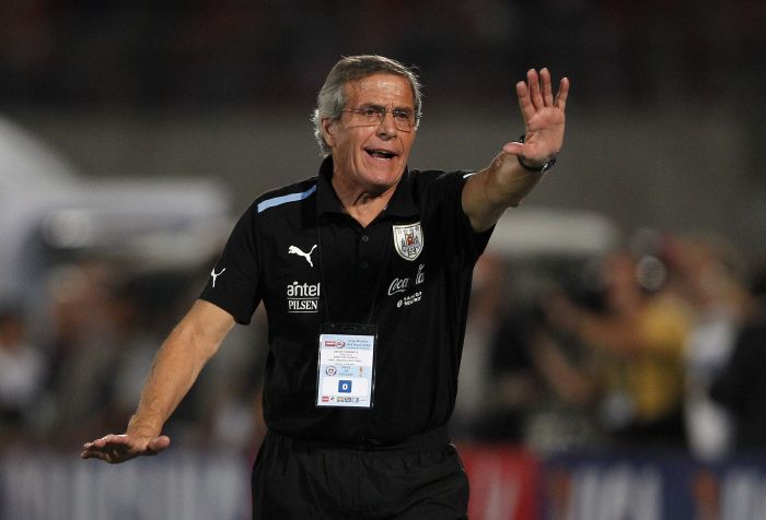 O técnico do Uruguai, Oscar Tabárez, mostrou otimismo na véspera do duelo decisivo com a Venezuela | Eliseo Fernández / Reuters