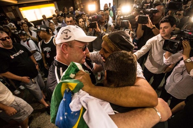 Sete corintianos que estavam presos na Bolívia voltaram ao Brasil | Eduardo Anizelli / Folhapress