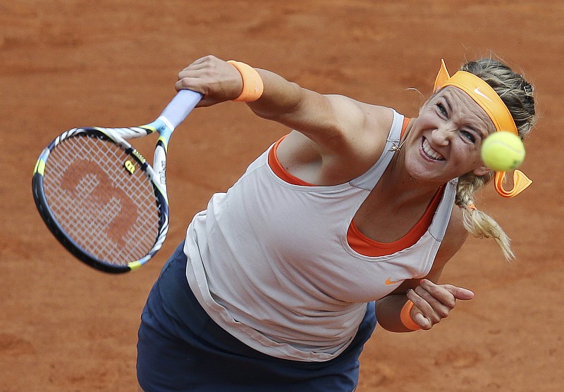 Victoria Azarenka precisou de três sets para bater Alize Cornet | Stephane Mahe / Reuters