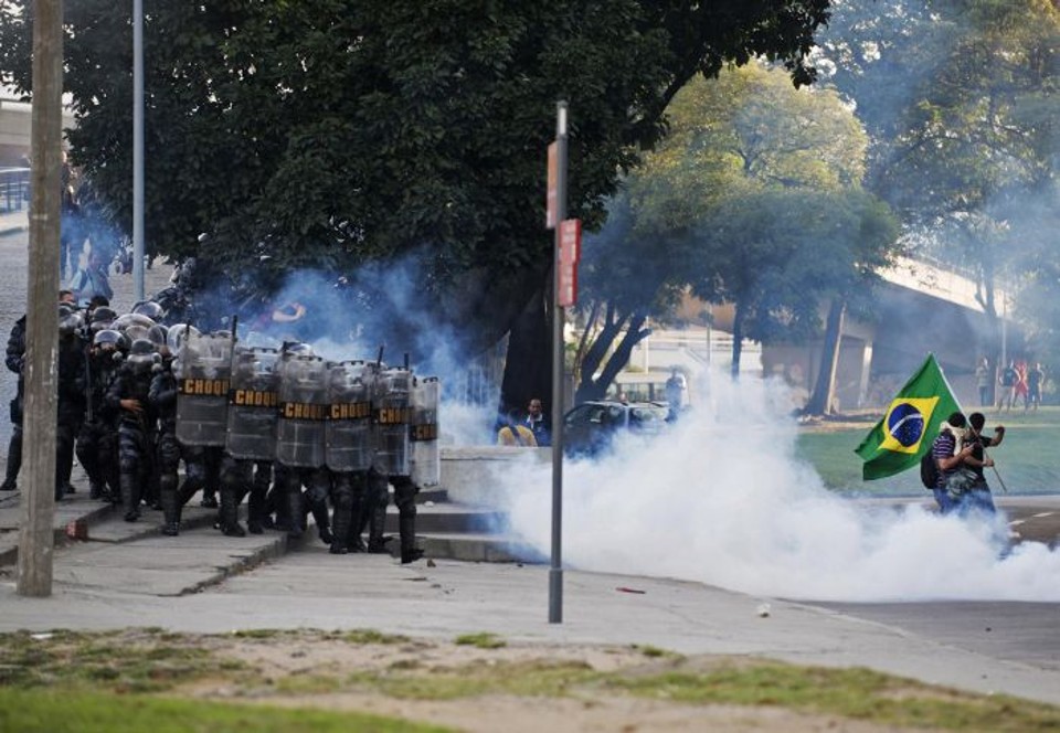 Arredores do Maracanã foram palco de confrontos entre polícia e manifestantes | Reuters
