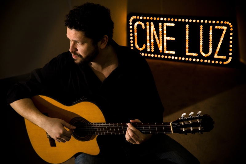 Troy Rossilho lançou seu quinto álbum: Cine Luz | Divulgação