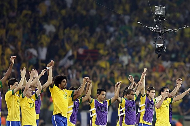 Jogadores do Brasil comemoram classificação à final diante do Uruguai |