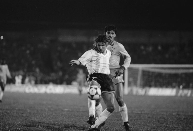 Ricardo Rocha marca de perto o argentino Caniggia | João Bruschz/ Gazeta do Povo