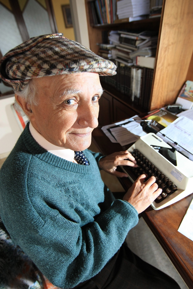 O escritor e pensador: vida dedicada às letras e versos | Ivonaldo Alexandre/Gazeta do Povo