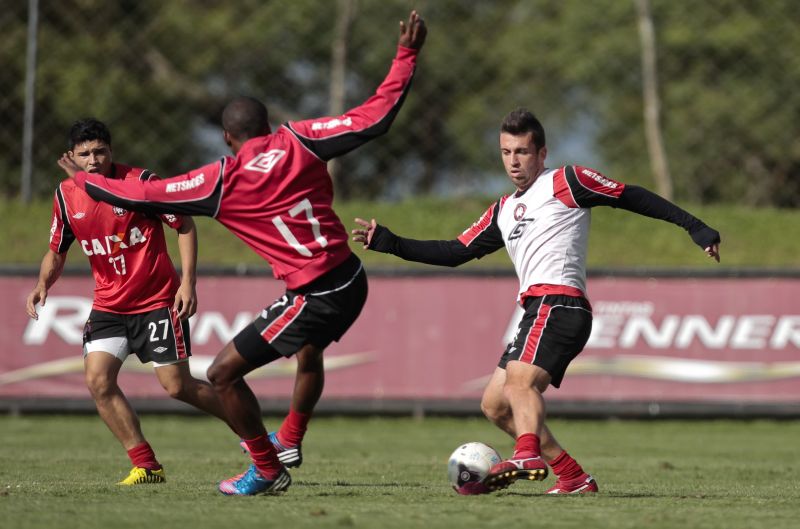 Elias volta a ficar à disposição do Atlético | Daniel Castellano / Gazeta do Povo