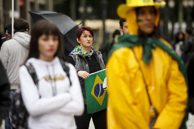 Manifestação foi organizada pelo movimento Bandeira Certa |