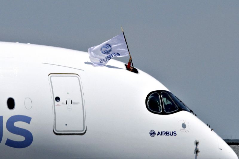 | Jean-Philippe Arles/Reuters