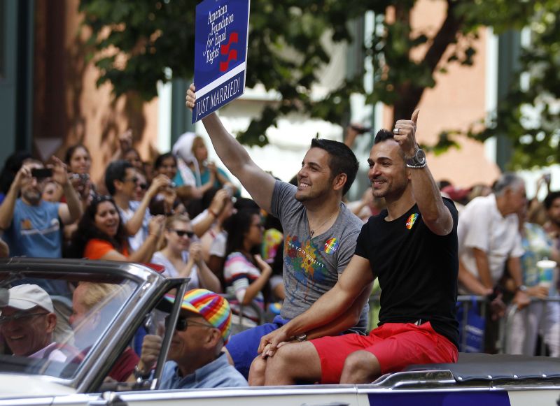 Decisão foi comemorada nas ruas de São Francisco, na Califórnia, neste domingo (30) | REUTERS/Jed Jacobsohn