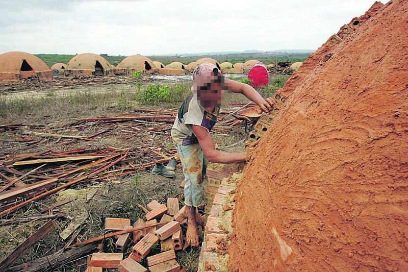 Segundo o Censo 2010, 89 mil crianças de 5 a 9 anos trabalham no Brasil | Albari Rosa / Gazeta do Povo