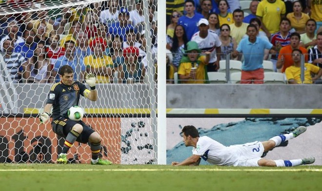 Casillas evitou o gol italiano na etapa inicial | 
