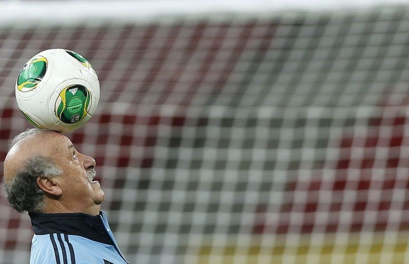 O técnico Vicente Del Bosque tem várias opções para formar o ataque: Soldado, Fernando Torres, Fàbregas e David Villa | Sergio Moraes/ Reuters