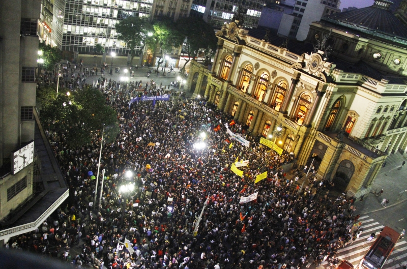 Pelo menos 5 mil pessoas protestaram na capital paulista: clima de insatisfação é crescente | Daniela Souza/ Folhapress