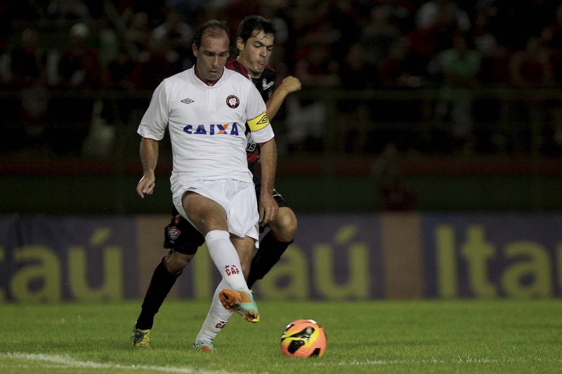 O veterano Paulo Baier começou como titular, mas não impediu a derrota do Atlético diante do Vitória. | Eduardo Martins/ A Tarde/ Futura Press