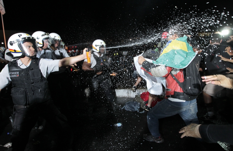 A invasão do Palácio do Itamaraty, em Brasília, terminou em conflito com a polícia: atos públicos estão ficando cada vez mais violentos | Dida Sampaio/Estadão Conteúdo