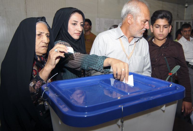 Pleito durou quatro horas a mais do que o previsto no interior do país, e cinco horas a mais na capital, Teerã | REUTERS/Mushtaq Muhammed