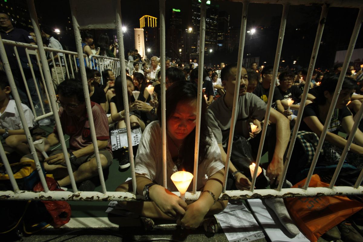 Vigília no Victoria Park, em Hong Kong, lembra os 24 anos do massacre da Praça da Paz Celestial | Reuters/Bobby Yip