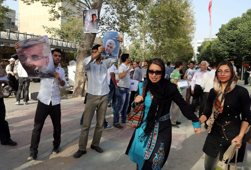 Cabos eleitorais do candidato presidencial Saeed Jalili fazem campanha em Teerã | Abedin Taherkenareh/Efe