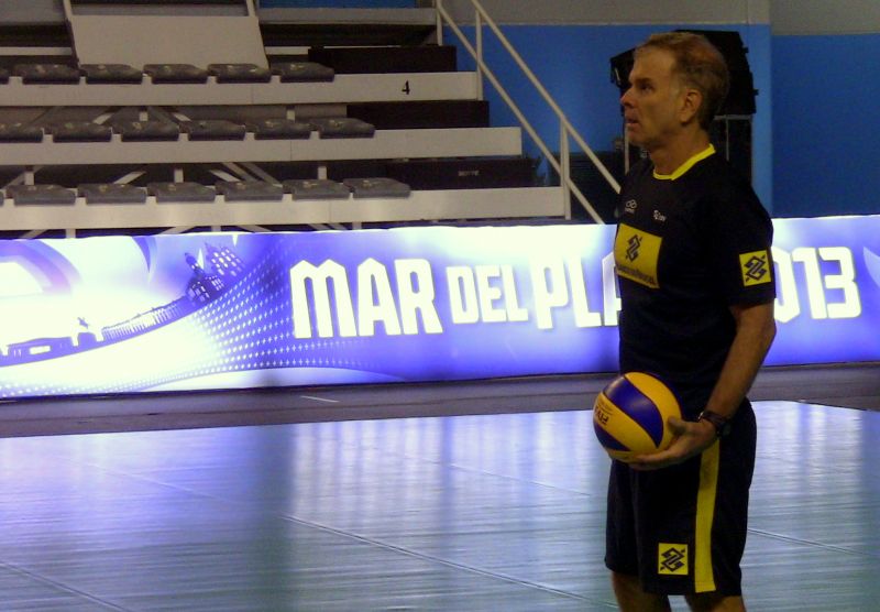 O técnico Bernardinho admite ansiedade diante da reformulada seleção russa | Divulgação/CBV