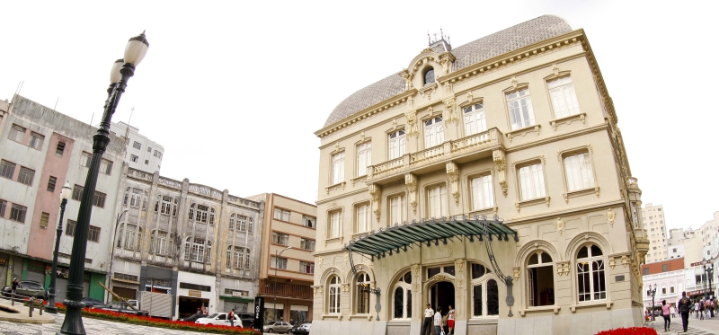 Após romper com a FCC, o evento acontece no Paço da Liberdade | Hugo Harada/Gazeta do Povo