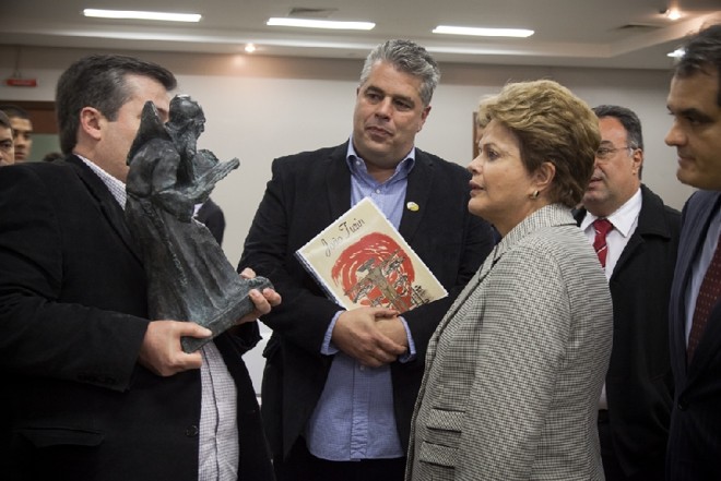 Apple e Lago em encontro com a presidente Dilma, em Pinhais |