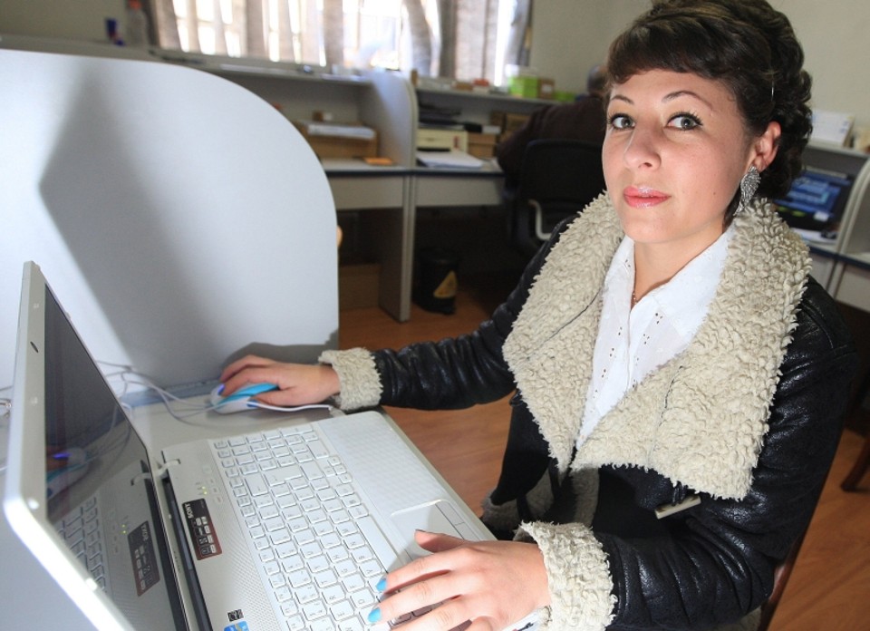 Prestes a se formar em Letras, Andressa de Oliveira não tem certeza se vai dar aulas: Fiquei desiludida após o estágio | Ivonaldo Alexandre/ Gazeta do Povo