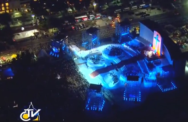 Palco onde é encenada a Via Sacra |