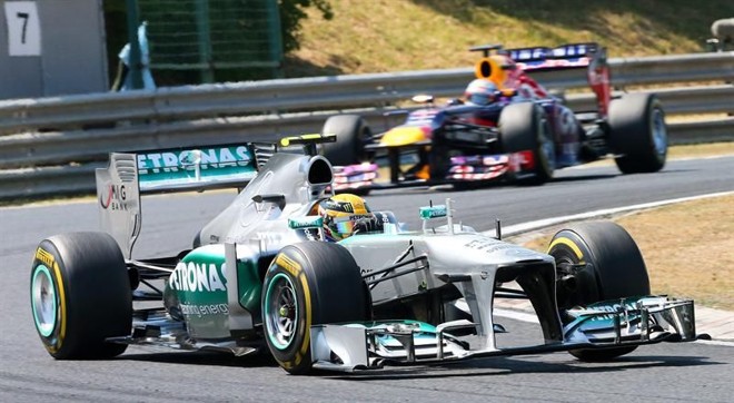 Hamilton liderou a corrida e aparece na frente de Vettel, líder do campeonato | 
